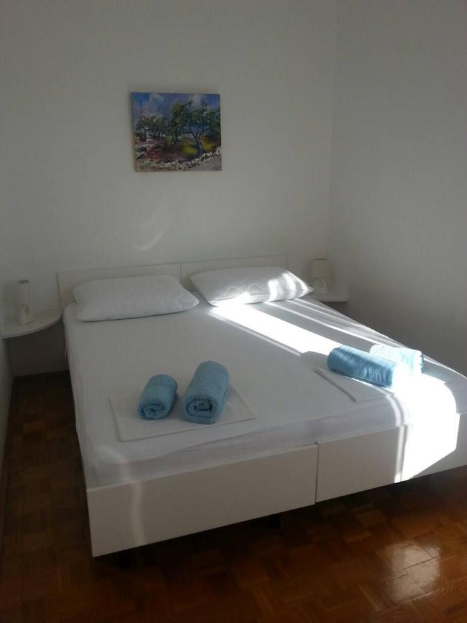 Schreng Apartments Malinska Buitenkant foto